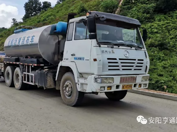 我公司廣東河惠莞項目透層、封層試驗段完成